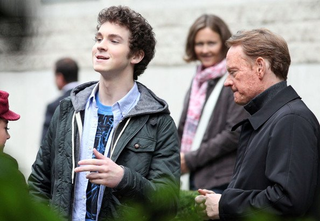 Illustration for article titled Fringe set pics